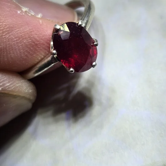 Ruby oval ring